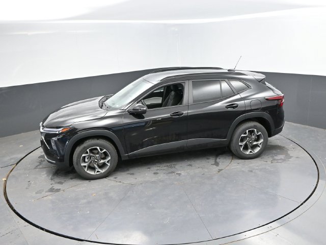 Used 2024 Chevrolet Trax LT FWD image 36