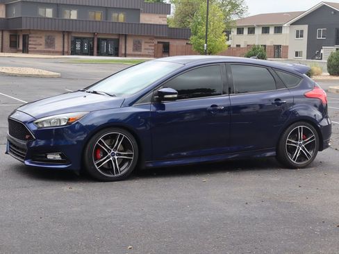 Used 2016 Ford Focus ST FWD image 10