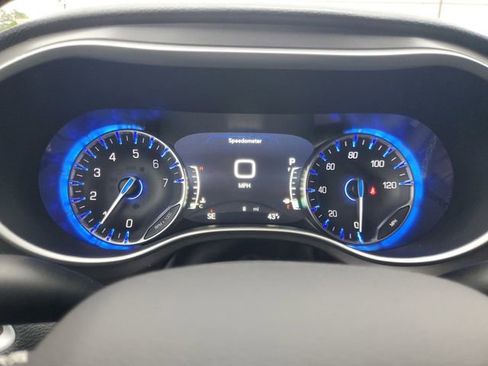 New 2026 Chrysler Pacifica Select image 21