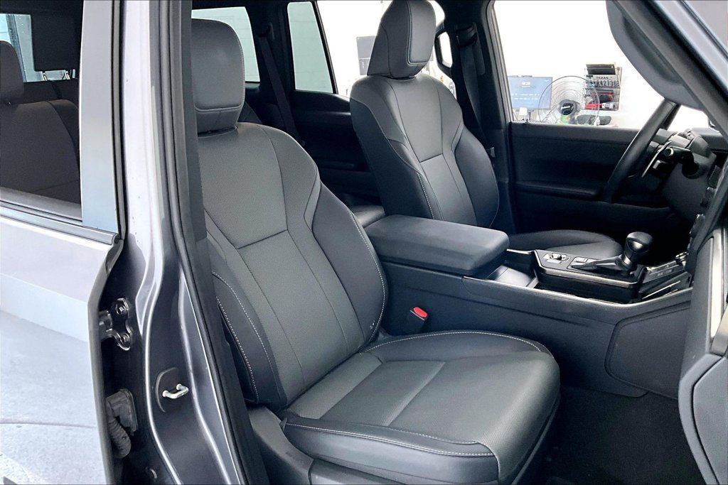 Used 2024 Lexus GX 550 w/ Accessory Package (Z1) AWD/4WD image 7
