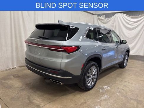 Used 2025 Buick Enclave Preferred image 4