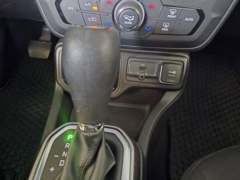 Used 2022 Jeep Renegade Sport w/ Sport Appearance Group image 22