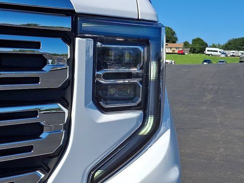 Used 2024 GMC Sierra 1500 Denali w/ Denali Reserve Package AWD/4WD image 9