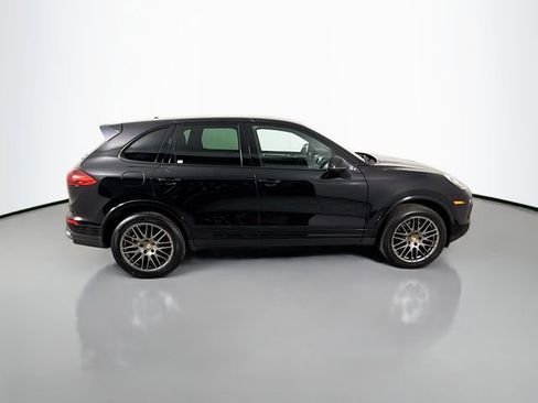Used 2017 Porsche Cayenne Platinum Edition image 8