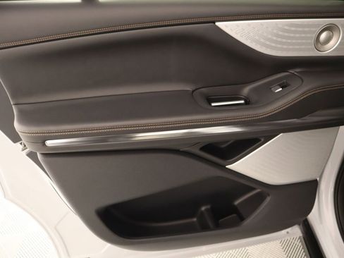 New 2026 Lincoln Navigator L Black Label AWD/4WD image 17