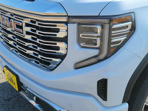 New 2026 GMC Sierra 1500 Denali w/ Denali Reserve Package image 14