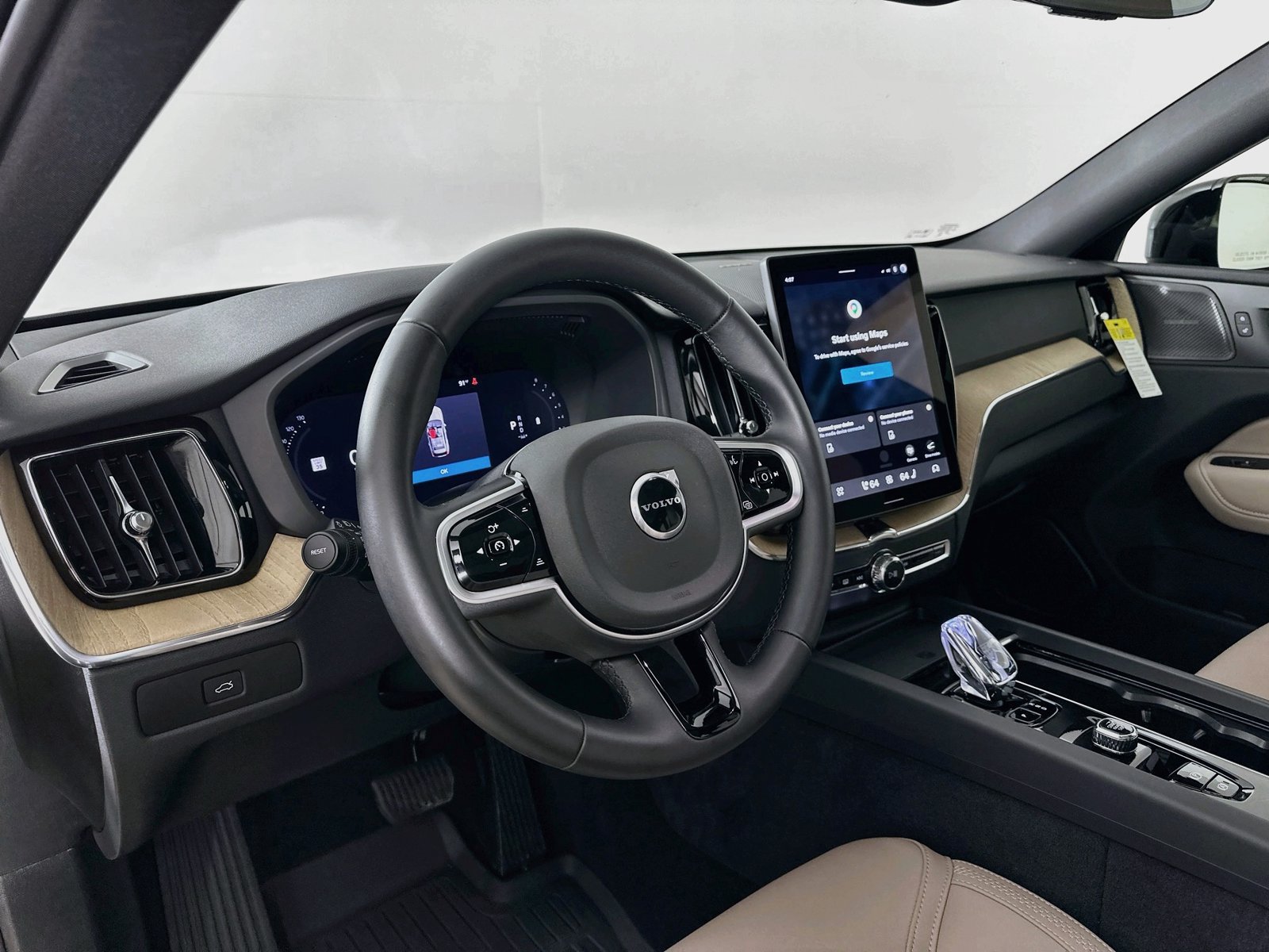 Certified 2026 Volvo XC60 B5 Plus w/ Protection Package Premier AWD/4WD image 31