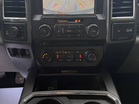 Used 2017 Ford F250 XLT w/ XLT Premium Package image 18