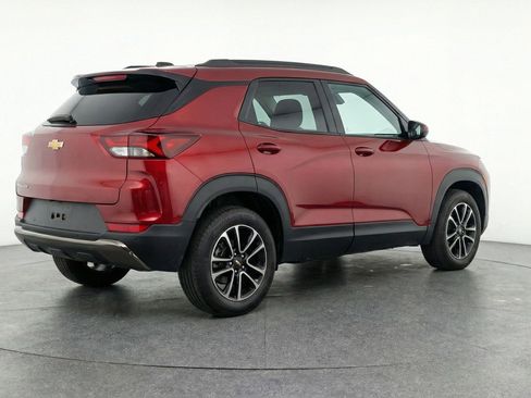 Used 2025 Chevrolet TrailBlazer LT AWD/4WD image 9