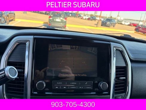 Used 2021 Nissan Titan SV image 10