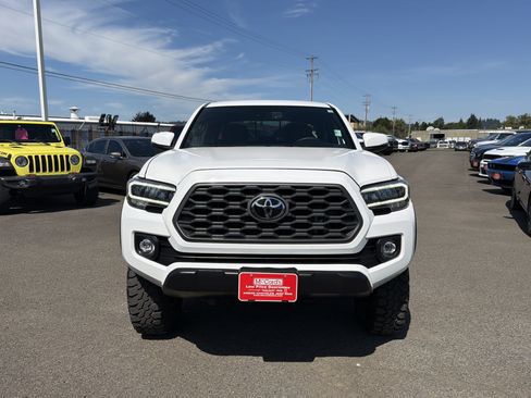 Used 2020 Toyota Tacoma TRD Off-Road w/ Technology Package AWD/4WD image 8