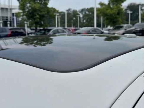 Used 2025 BMW 330i xDrive Sedan AWD/4WD image 11