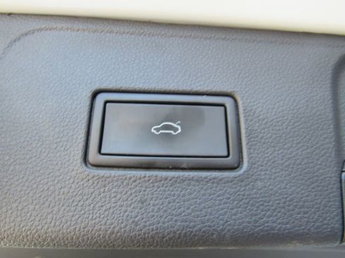 Used 2022 Volkswagen Atlas SE w/ Panoramic Sunroof Package image 27