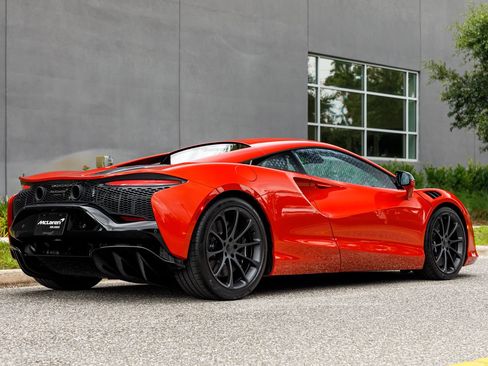 New 2026 McLaren Artura RWD image 8