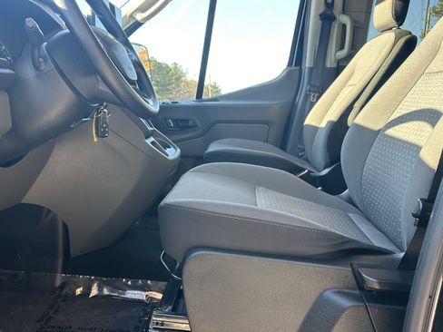 Used 2024 Ford Transit 350 XLT image 12