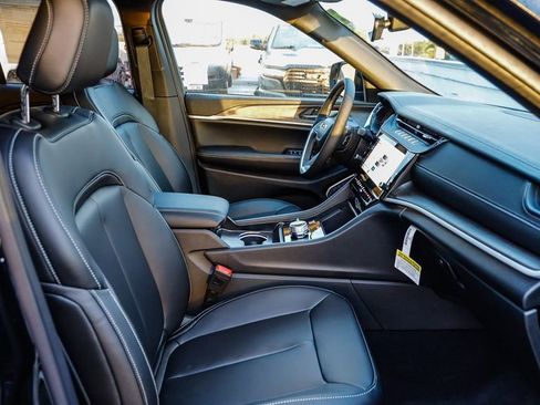 New 2026 Jeep Grand Cherokee Limited AWD/4WD image 21