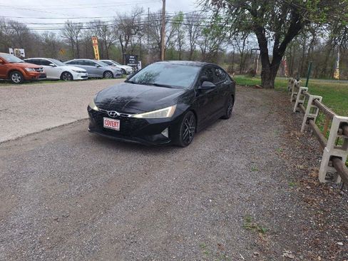 Used 2019 Hyundai Elantra Sport w/ Cargo Package image 5