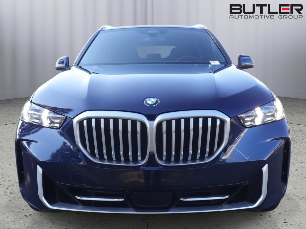Used 2024 BMW X5 sDrive40i w/ Premium Package RWD image 2