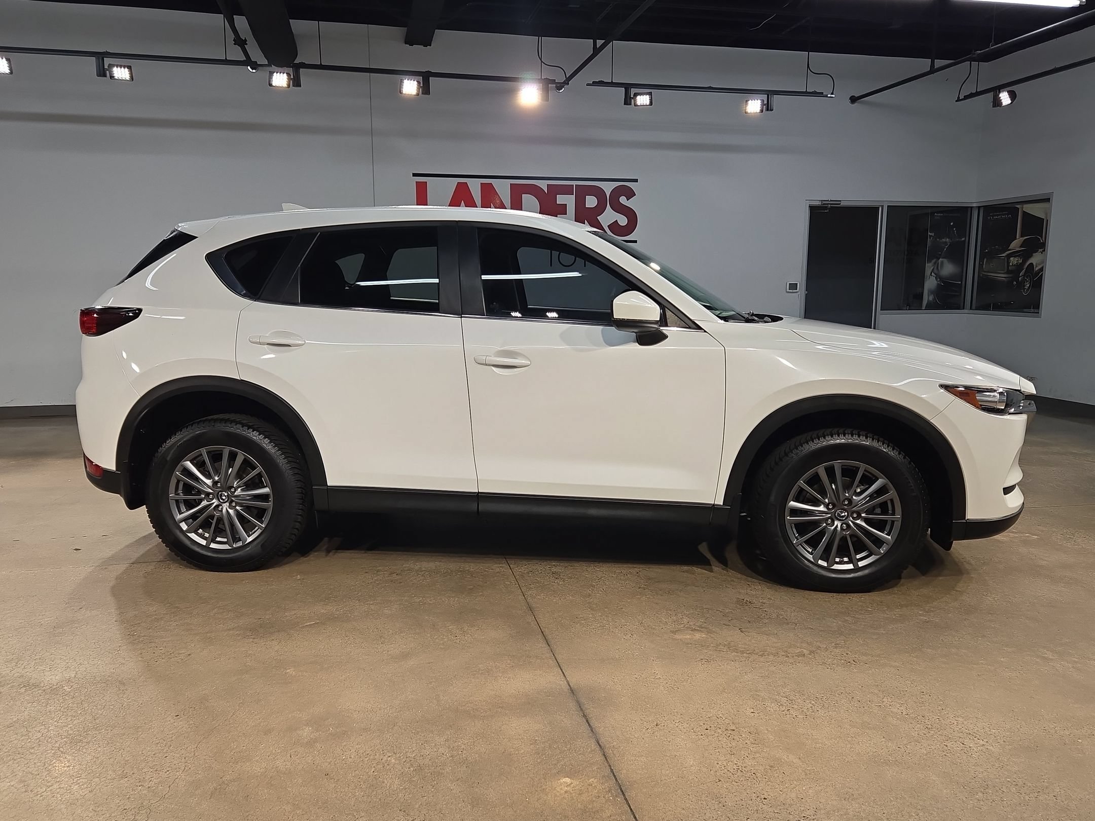 Used 2017 MAZDA CX-5 Sport FWD image 8