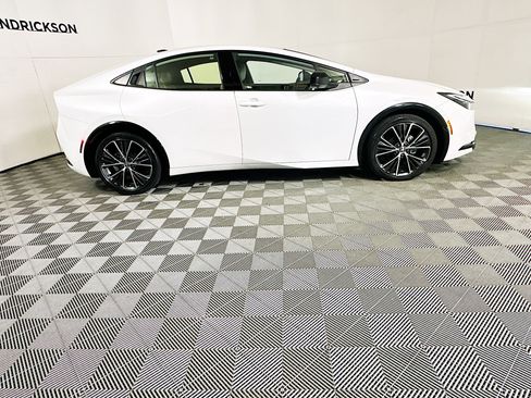 Used 2024 Toyota Prius Limited image 2
