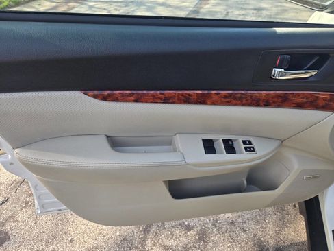 Used 2012 Subaru Outback 2.5i Limited image 17