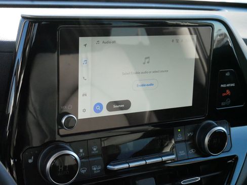 Certified 2026 Toyota Highlander XLE image 22