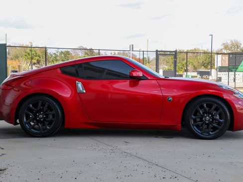 Used 2020 Nissan 370Z Coupe image 18