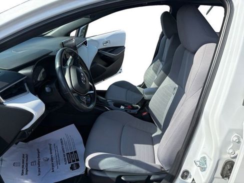 Used 2023 Toyota Corolla SE w/ SE Premium Package image 9