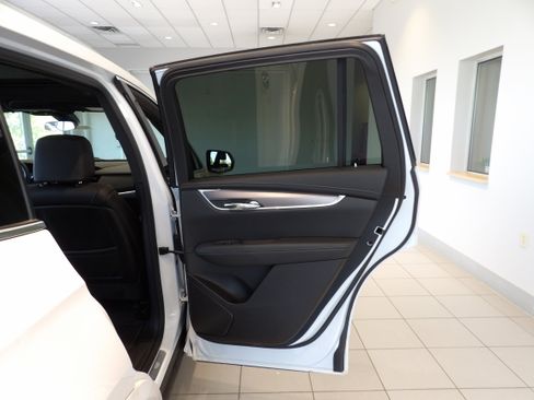 Used 2025 Cadillac XT6 Luxury AWD/4WD image 23