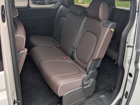 Used 2025 Volkswagen ID. Buzz Pro S RWD image 15