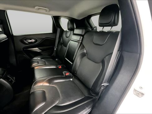 Used 2019 Jeep Cherokee Limited AWD/4WD image 21