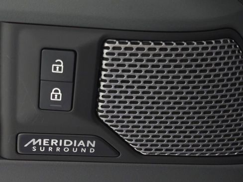 Used 2024 Land Rover Defender 110 X-Dynamic SE AWD/4WD image 24