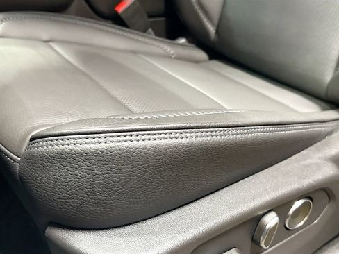 New 2025 GMC Yukon Denali w/ Denali Reserve Package image 18