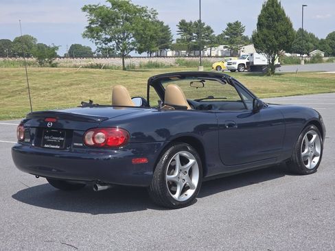Used 2001 MAZDA MX-5 Miata RWD image 7