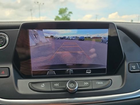 Used 2021 Chevrolet Blazer LT FWD image 21