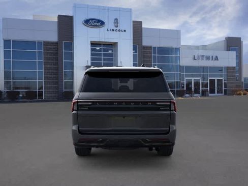 New 2026 Lincoln Navigator Reserve w/ Jet Appearance Package image 5
