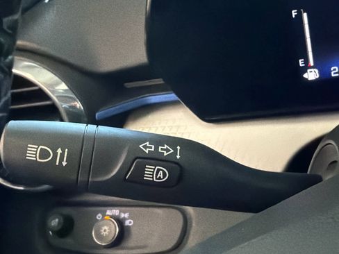 Used 2025 Chevrolet Trax LT w/ LT Convenience Package image 36