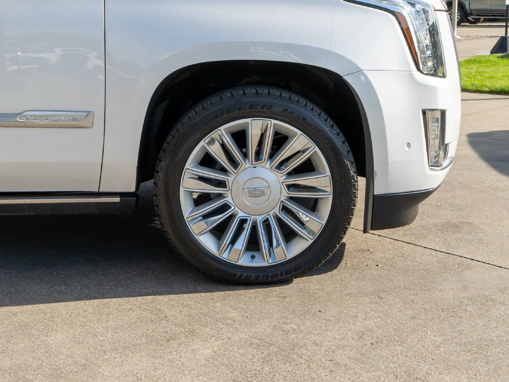 Used 2019 Cadillac Escalade Platinum AWD/4WD image 43
