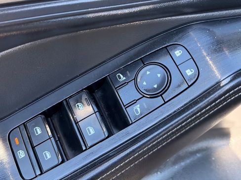 Certified 2025 Nissan Rogue SV FWD image 31