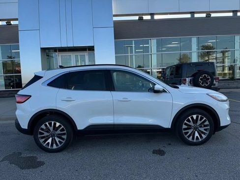Used 2020 Ford Escape Titanium AWD/4WD image 40