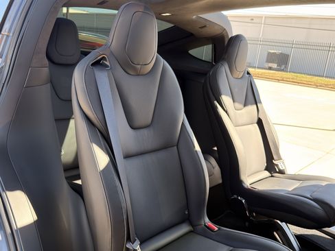 Used 2022 Tesla Model X Plaid image 37