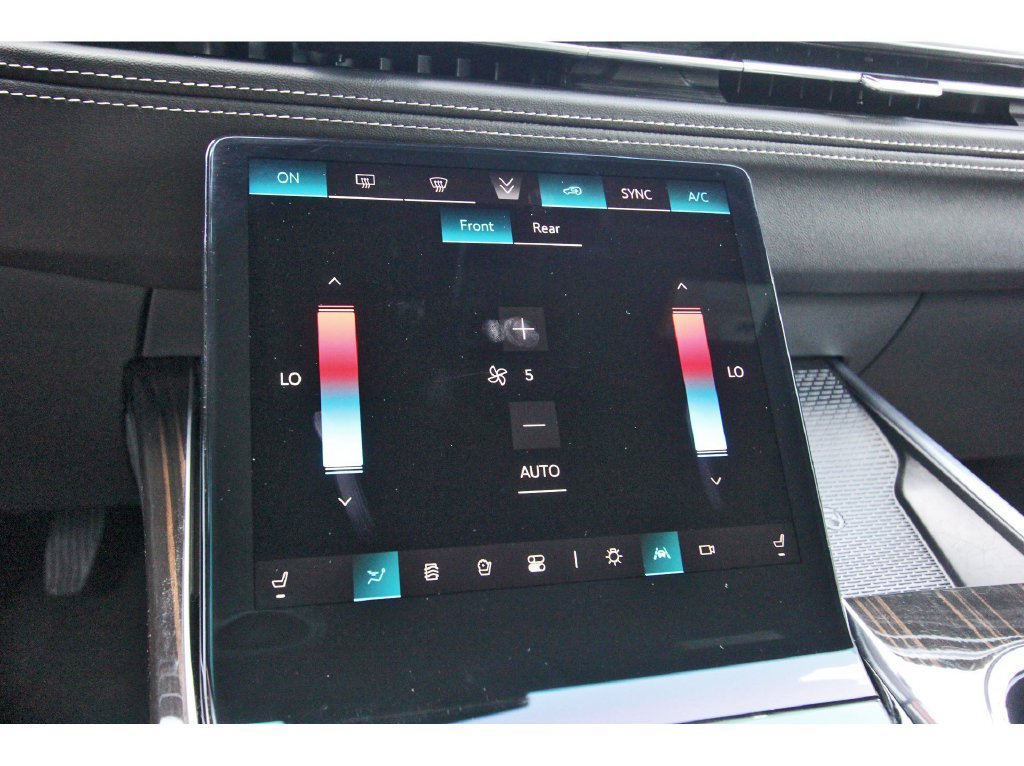 Used 2026 Cadillac Escalade Luxury AWD/4WD image 25