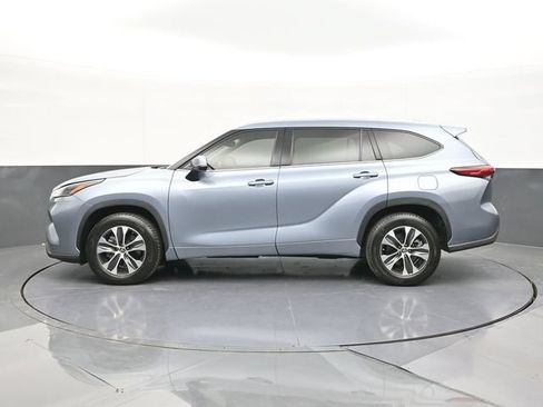 Used 2021 Toyota Highlander XLE FWD image 8