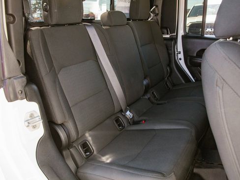 Used 2021 Jeep Gladiator Willys image 12