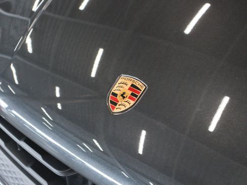Certified 2024 Porsche Macan AWD/4WD image 25