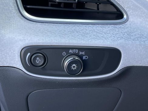 Used 2020 Chevrolet Bolt LT image 19