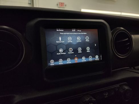 Used 2022 Jeep Wrangler Unlimited Sport image 39