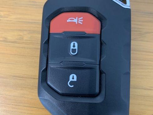 Used 2025 Jeep Gladiator Nighthawk image 50