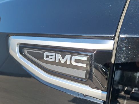 Used 2021 GMC Yukon Denali w/ Denali Premium Package image 15