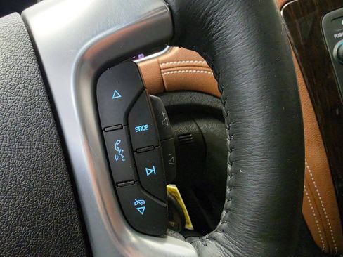 Used 2016 Chevrolet Traverse LTZ FWD image 27